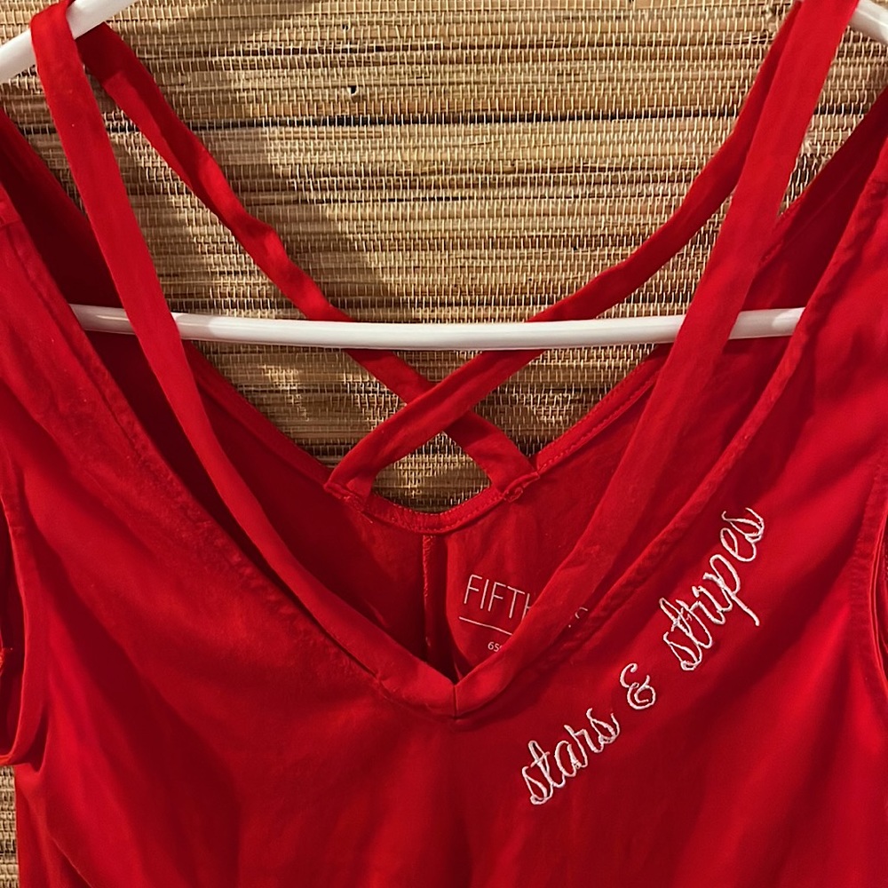 FIFTH 🌟 STAR Red Tank! - Picture 4 of 5